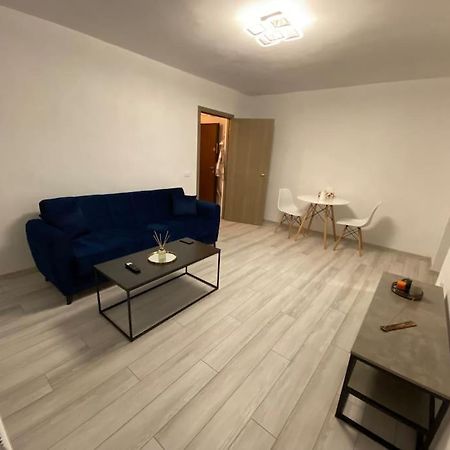 Black& White Apartment Brasov Exterior photo