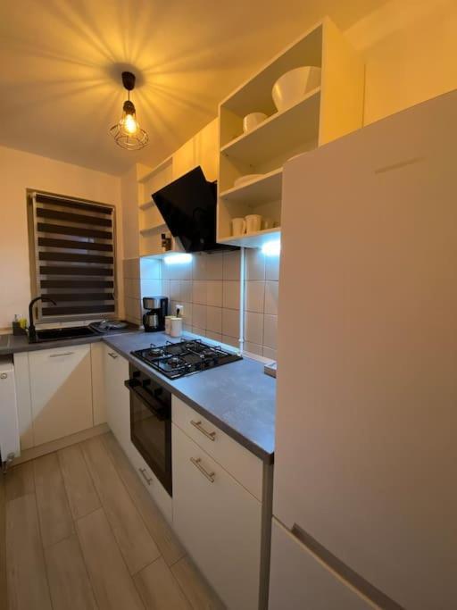 Black& White Apartment Brasov Exterior photo